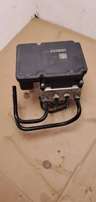 Volvo XC70 ABS Pump 31261142 000404974D0 10092604043