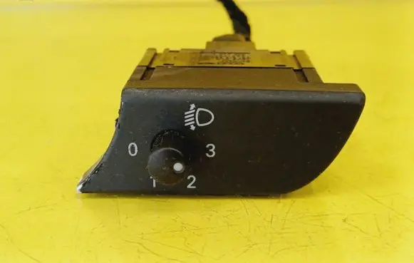 Audi A4 S4 B6 8E 8H Headlight level height control switch 8E1919094