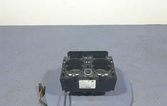 BMW X5 E53 Glove box 6827173