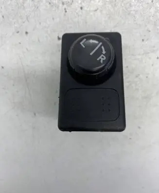 Wing mirror switch