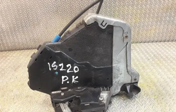 Lexus IS 220D-250-350 Coupe door lock (next to the handle) 6904053090