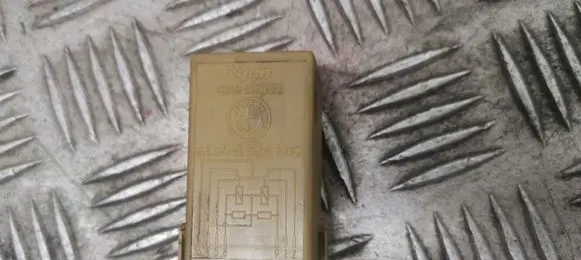 BMW 5 E39 Window control relay 61368384505