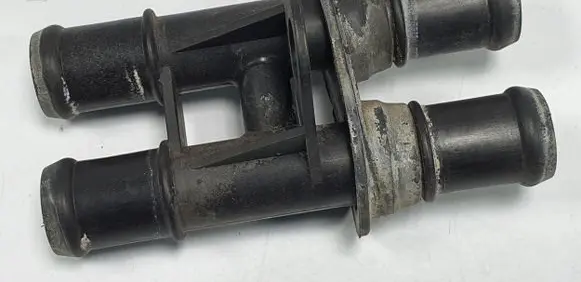 Land Rover Range Rover L322 Engine coolant pipe/hose 9017373