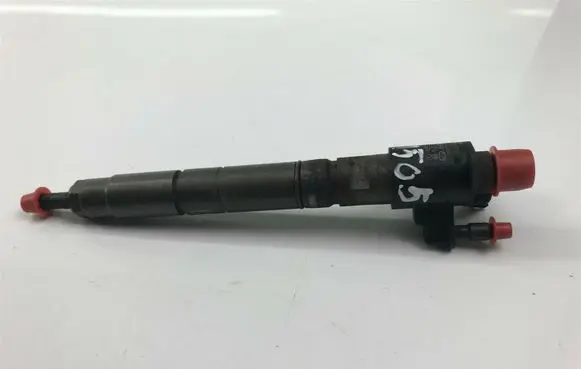 Volvo V70 Fuel injector 31303238 P1505