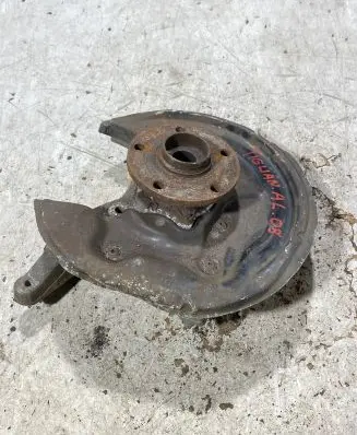 Rear wheel hub spindle/knuckle