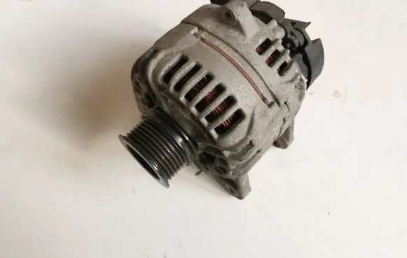 Renault Megane III Generator/alternator 8200660025A 0124425070