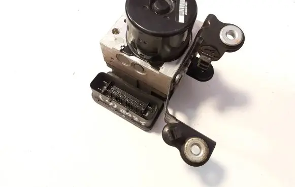 Volvo S80 ABS Pump 30681619 000404972C1