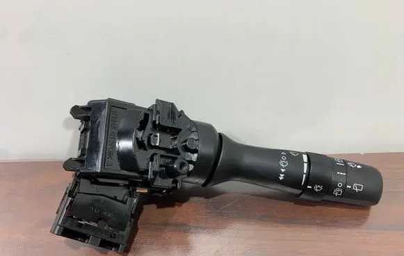 Subaru Forester SK Wiper control stalk 173848