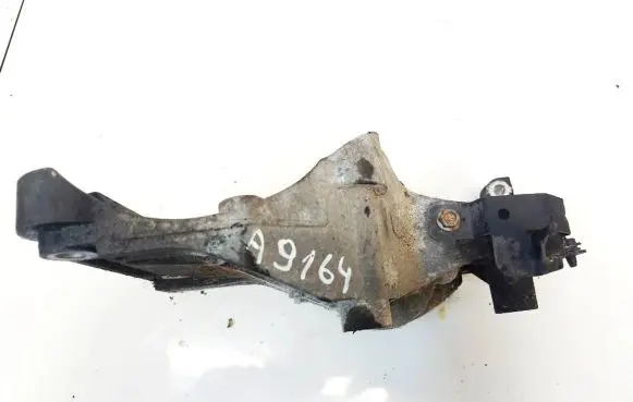 Opel Insignia A Engine mounting bracket 55562863