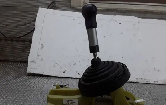 Mitsubishi Colt Gear shifter/selector MN178047