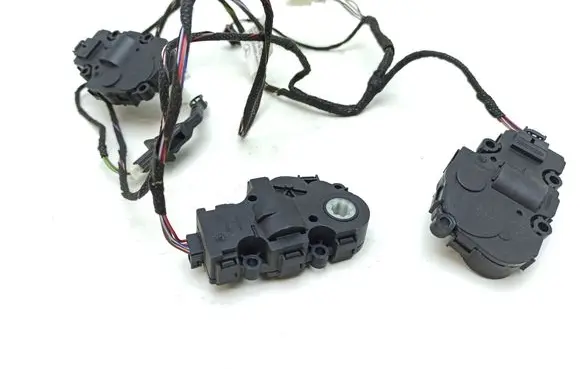 Mercedes-Benz Sprinter W907 W910 Air flap motor/actuator A0008209103 CZ1139302040