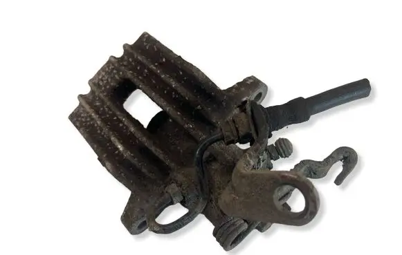 Volkswagen Golf VI Rear brake caliper 