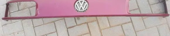 Volkswagen PASSAT B3 Front bumper upper radiator grill 357853653