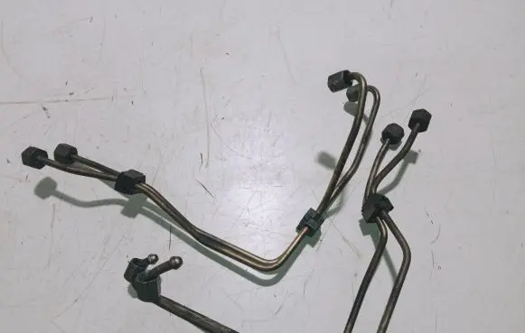 Ford Focus C-MAX Fuel injector supply line/pipe 