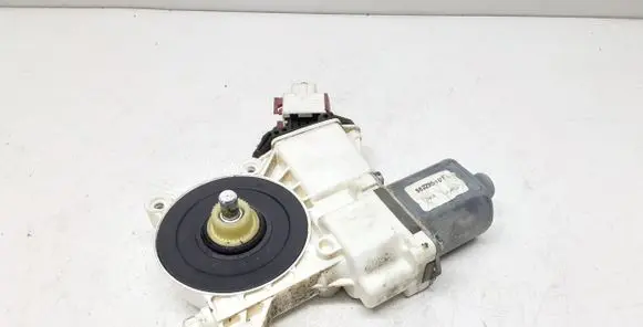 Volvo C70 Rear door window regulator motor 31253534