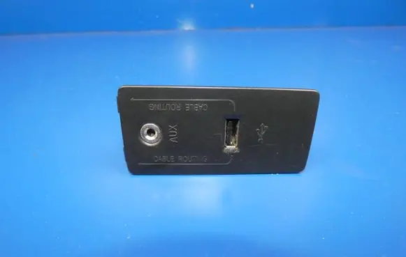 Volvo XC90 AUX in-socket connector 31285608 C90XB