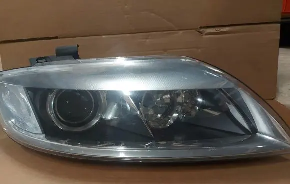 Audi Q7 4L Headlight/headlamp 4L0941004E