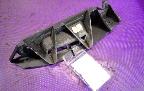 Skoda Octavia Mk2 (1Z) Front bumper mounting bracket 1Z9807394