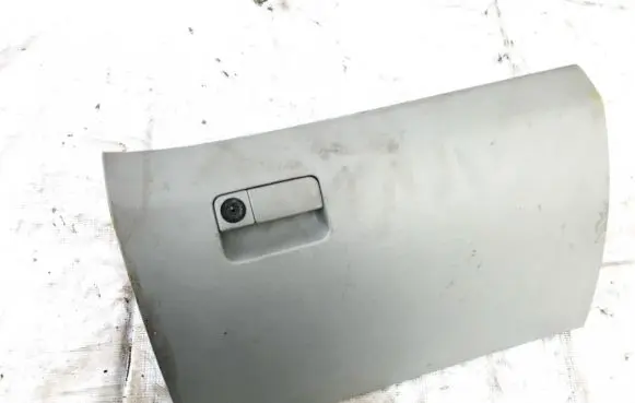 KIA Cerato Glove box