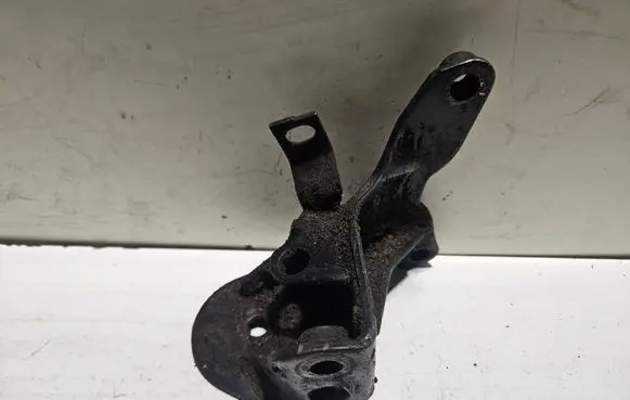 Volkswagen PASSAT B3 Engine mounting bracket 357199273