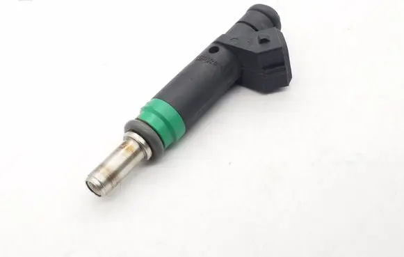 BMW 7 E65 E66 Fuel injector 7525721