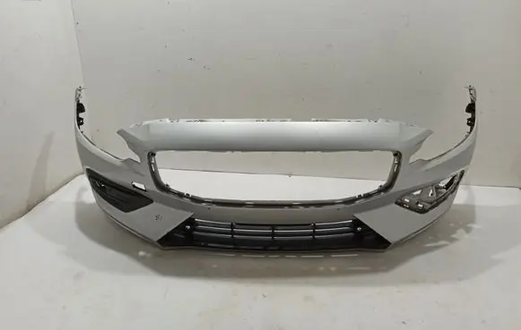 Volvo V60 Front bumper 31690589