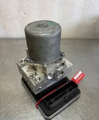 BMW X3 G01 Master brake cylinder 68922786892277