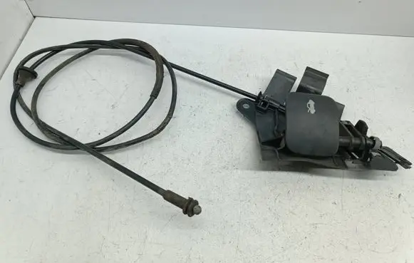 Engine bonnet (hood) release handle