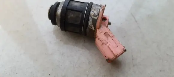 Subaru Impreza II Fuel injector 3824