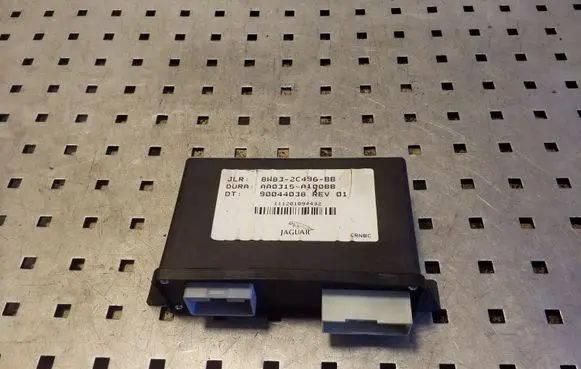 Jaguar XF X250 Hand brake control module 8W832C496BB 90044038