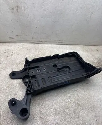 Volkswagen PASSAT B8 Battery tray 5Q0915321H 5Q0915331J