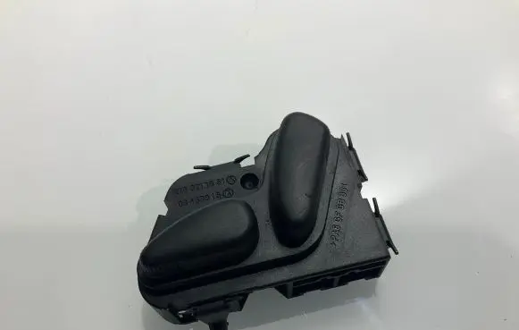 Mercedes-Benz E W211 Seat control switch 2108213851 03463815 A2108213851