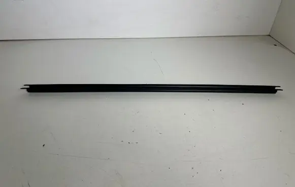 Dodge Durango III Rubber seal rear door window/glass 