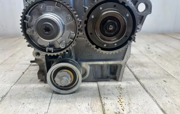 Volkswagen T-Roc Engine head 05C103404C 05C103479