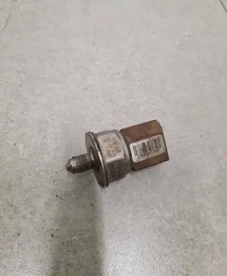 Volkswagen Golf VI Fuel pressure sensor 03C906051H 55PP1503