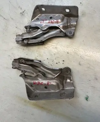 Mercedes-Benz B W245 Engine bonnet/hood hinges A1698800328