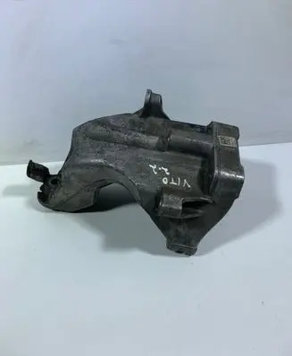 Mercedes-Benz Vito Viano W639 Engine mounting bracket A6512231504