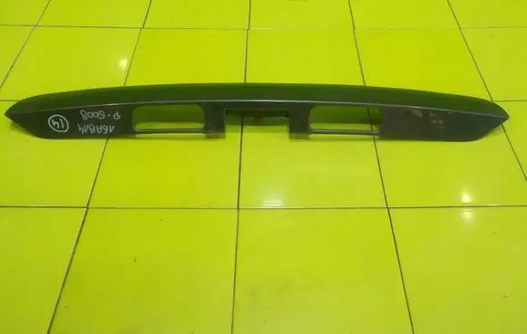 Peugeot 5008 Rear light center trim bar blend 9684414777