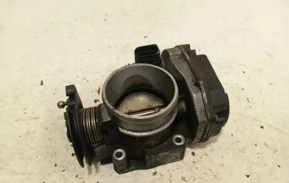Audi A4 S4 B6 8E 8H Throttle valve 058133063c