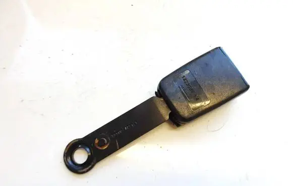 Front seatbelt buckle