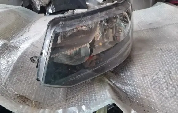 Volkswagen Transporter - Caravelle T5 Headlight/headlamp 7E1941015D