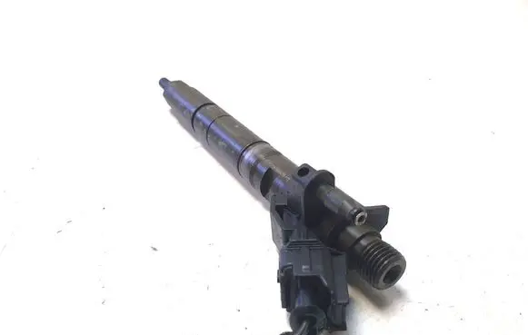 Volvo XC70 Fuel injector 31272690