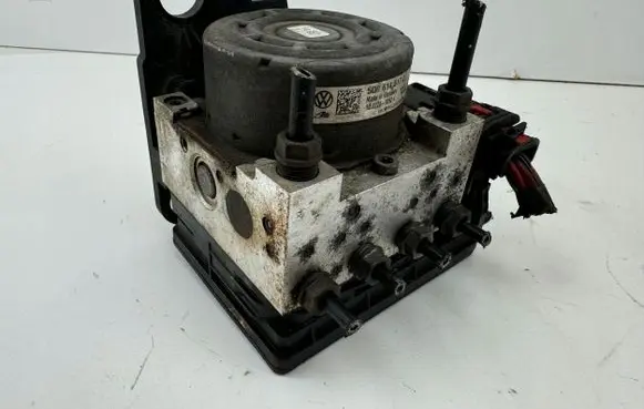 Skoda Octavia Mk3 (5E) ABS Pump 5Q0614517Q
