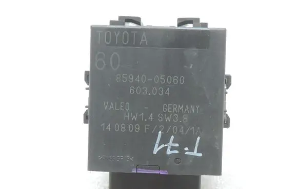 Toyota Avensis T270 Window wiper relay 8594005060