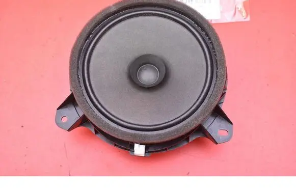 Toyota Yaris Subwoofer speaker 8616002B80