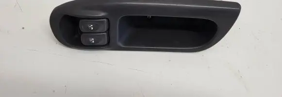 Renault Scenic RX Electric window control switch 7700431172