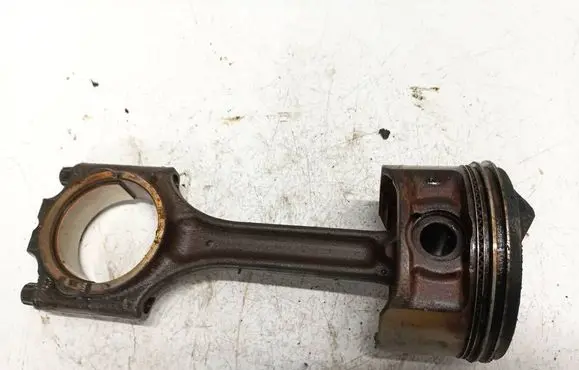 Volvo S40, V40 Piston with connecting rod