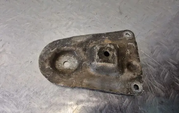 Audi A6 S6 C5 4B Engine mounting bracket 8D0399542B
