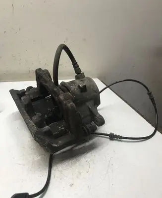 Mercedes-Benz E W212 Front brake caliper A2044212381