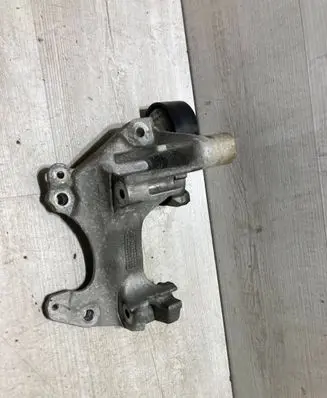 Nissan Micra K14 Generator/alternator bracket 117104394r